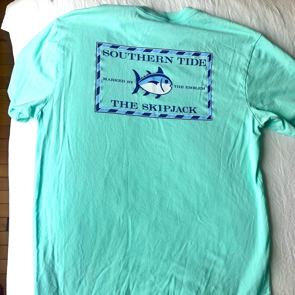 Men’s size medium Southern Tide t-shirt
